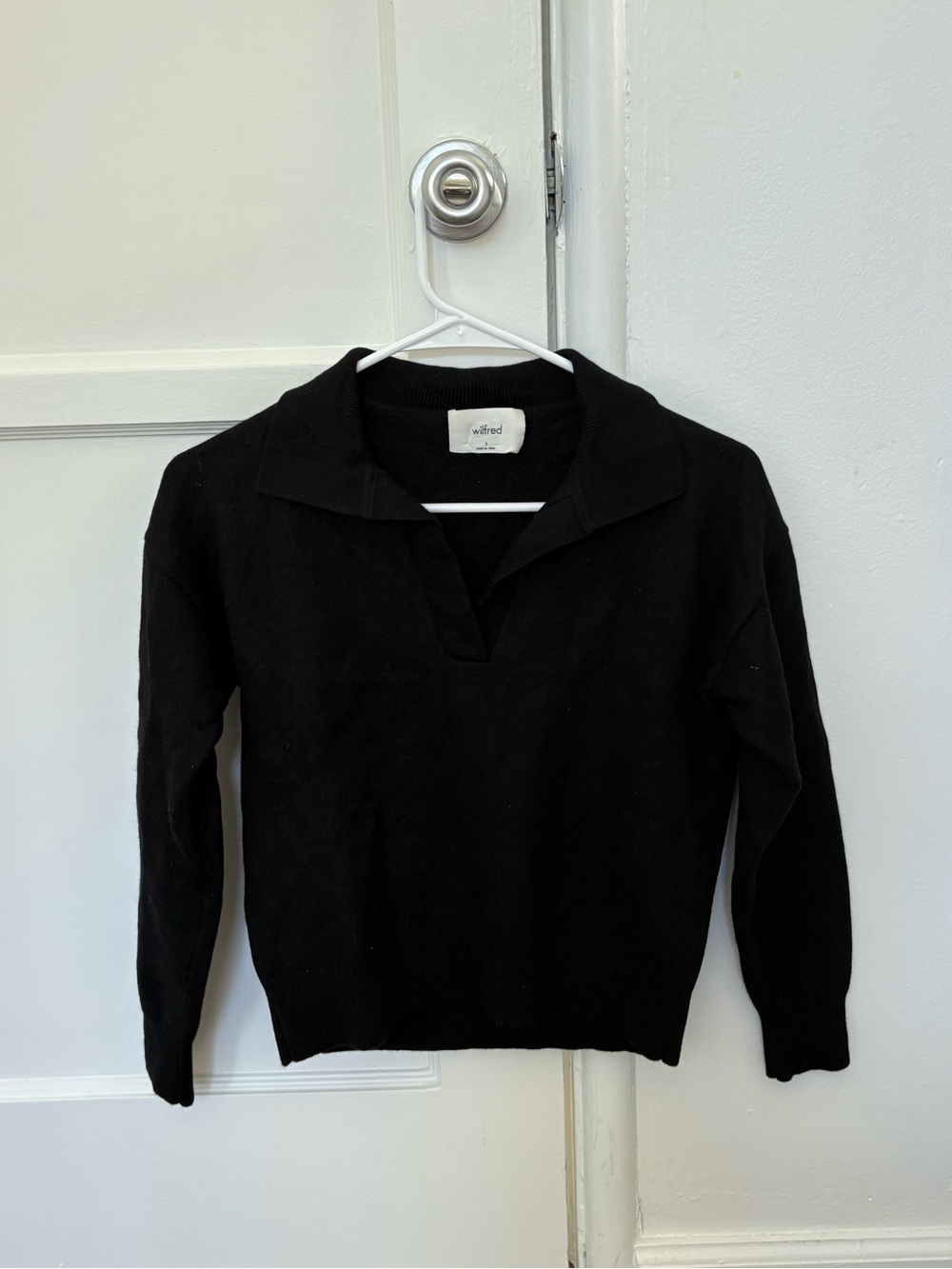 Wilfred Black V-Neck Collared Sweater